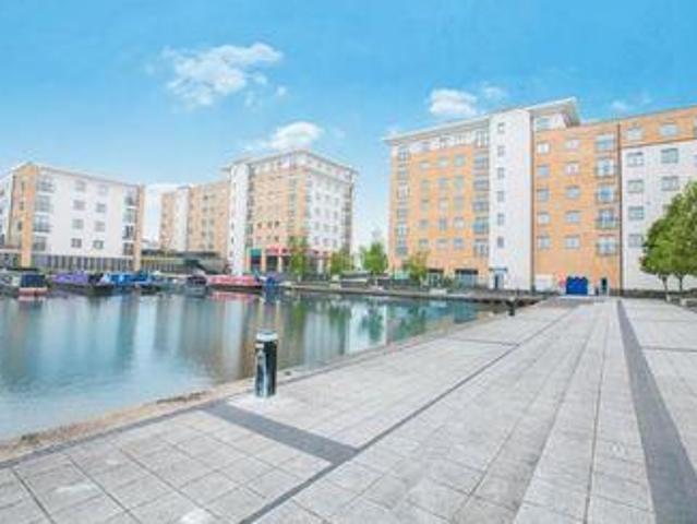 House for sale in Northolt, Greater London