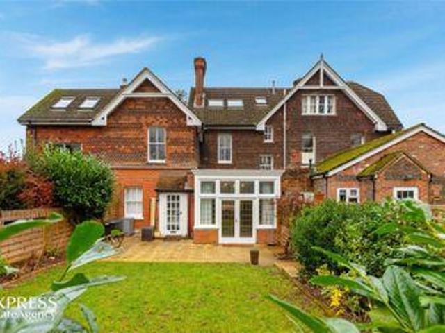 House for sale in Fole, Surrey
