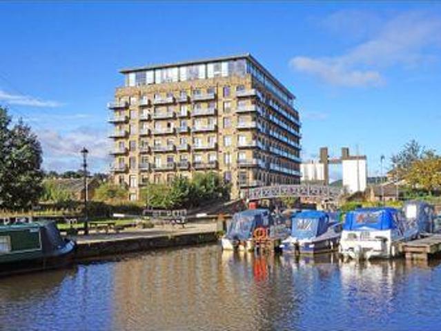 House for sale in Brighouse, West Yorkshire