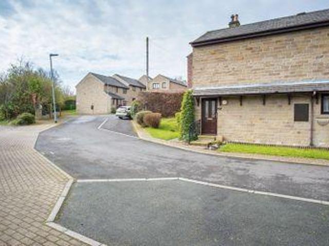 House for sale in Huddersfield, West Yorkshire