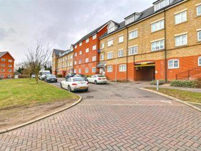 House for sale in Purfleet, Essex