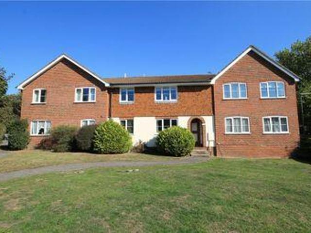 House for sale in Heol-las, Surrey