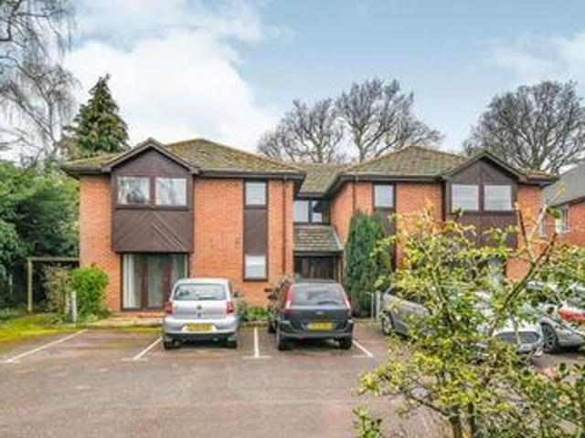 House for sale in Heol-las, Surrey