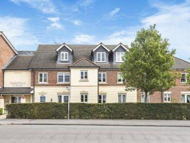 House for sale in Heol-las, Surrey