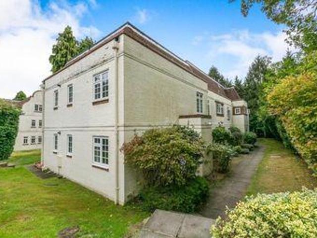 House for sale in Heol-las, Surrey