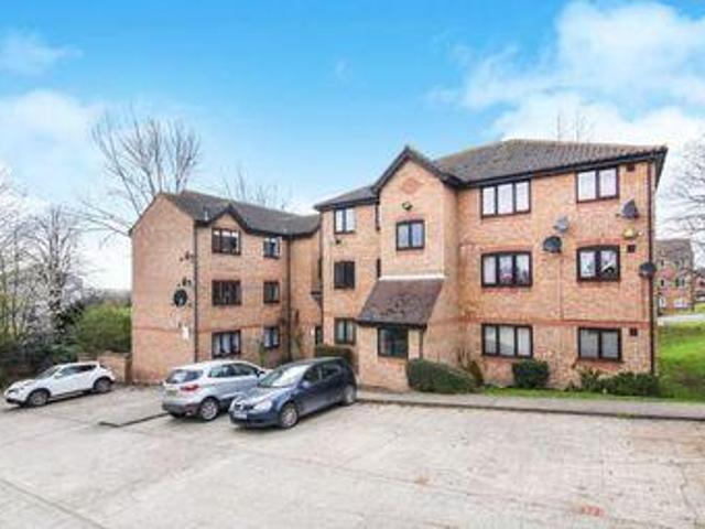 House for sale in Purfleet, Essex
