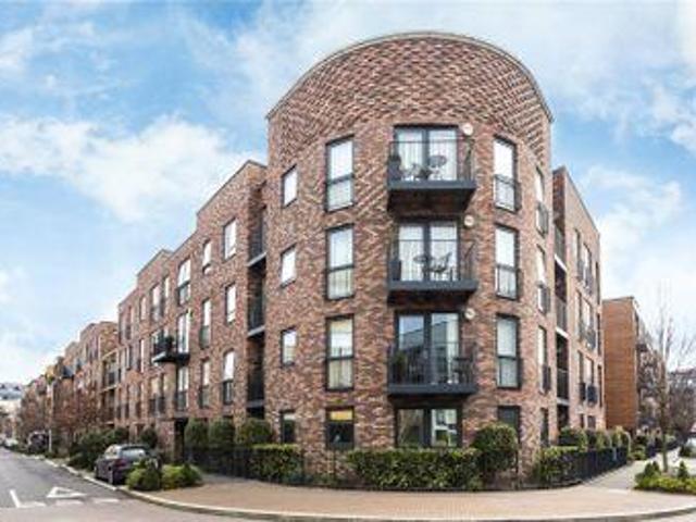 House for sale in Little Stanmore, Greater London