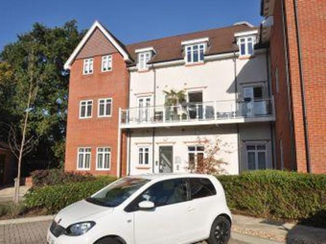 House for sale in Fleet, Hart