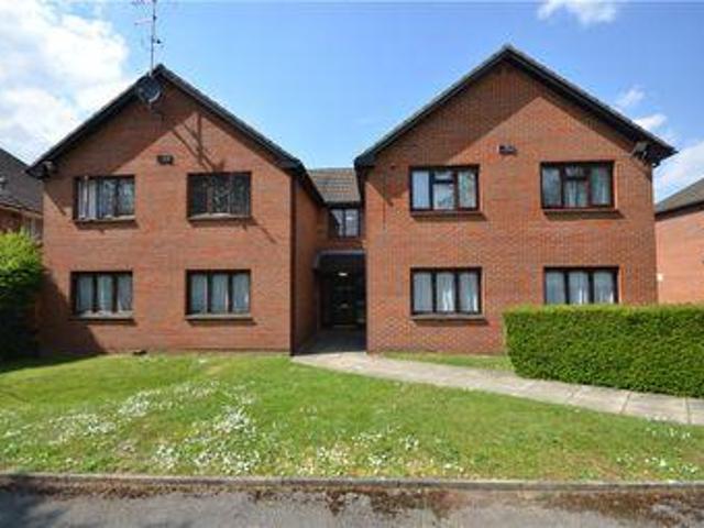 House for sale in Heol-las, Surrey