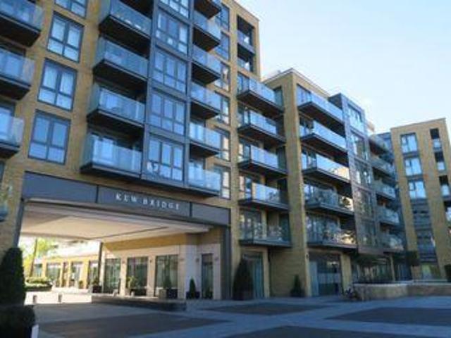 House for sale in Brentford End, Greater London