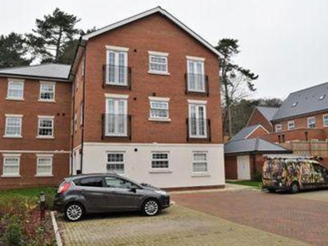 House for sale in Heol-las, Surrey