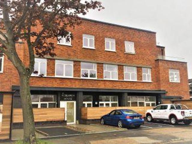 House for sale in London Borough of Ealing, Greenford