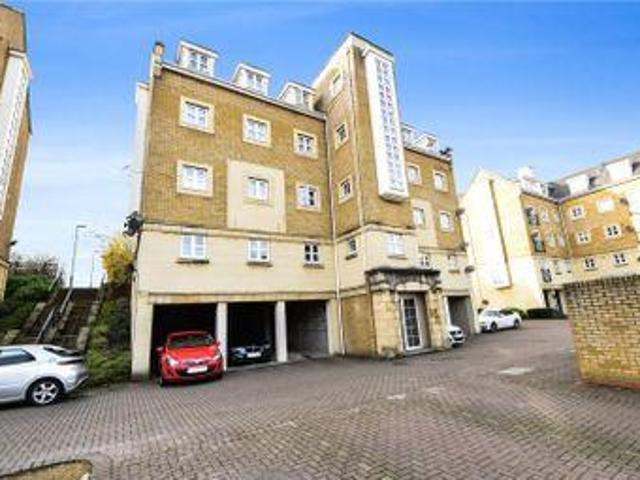 House for sale in Greenhithe, Dartford