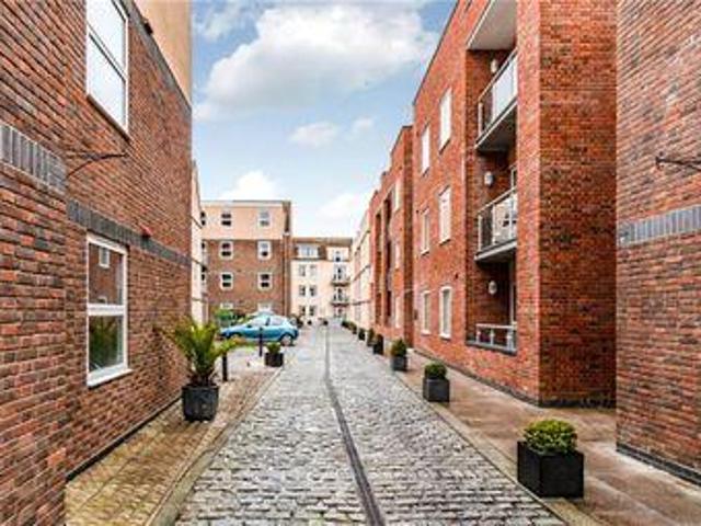 House for sale in Littlecote, West Sussex