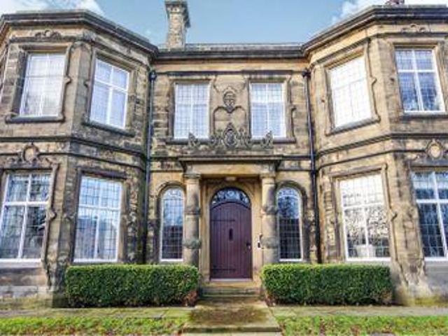 House for sale in Halifax, West Yorkshire