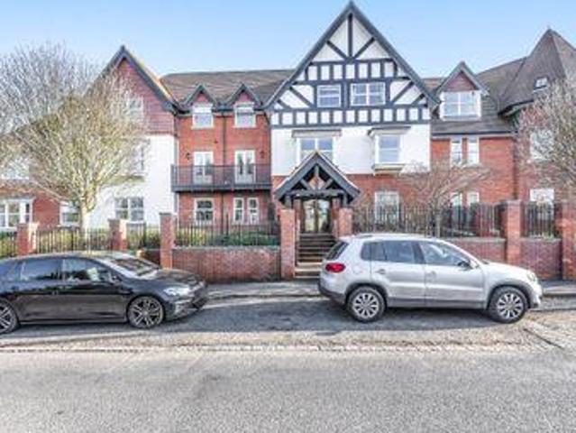 House for sale in Ascot