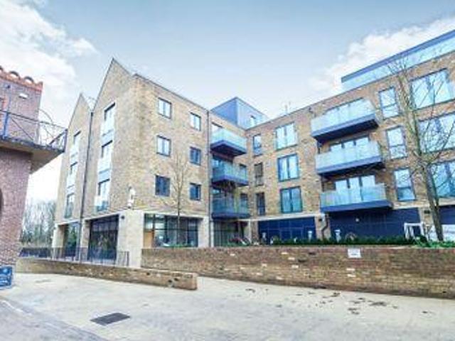 House for sale in Isleworth, Greater London