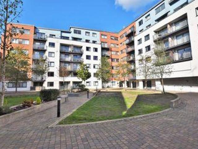 House for sale in Heol-las, Surrey