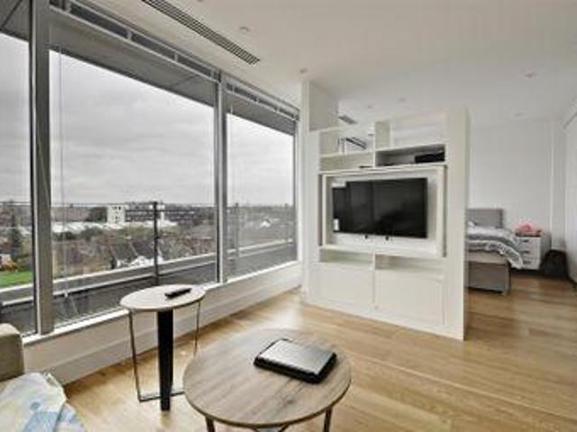 House for sale in Greater London