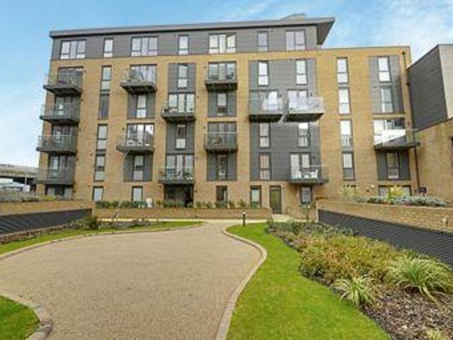 House for sale in Brentford End, Greater London
