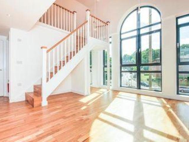 House for sale in Hillview, Surrey