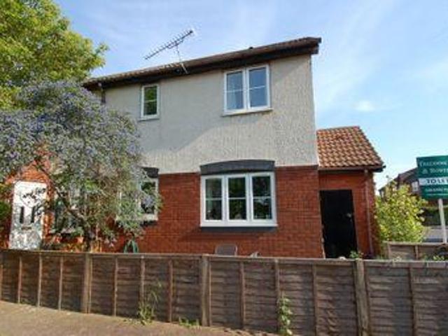 House for rent in Blackhills, Surrey