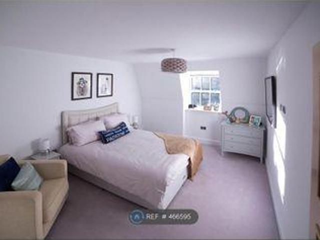 House for rent in Weybridge, Elmbridge