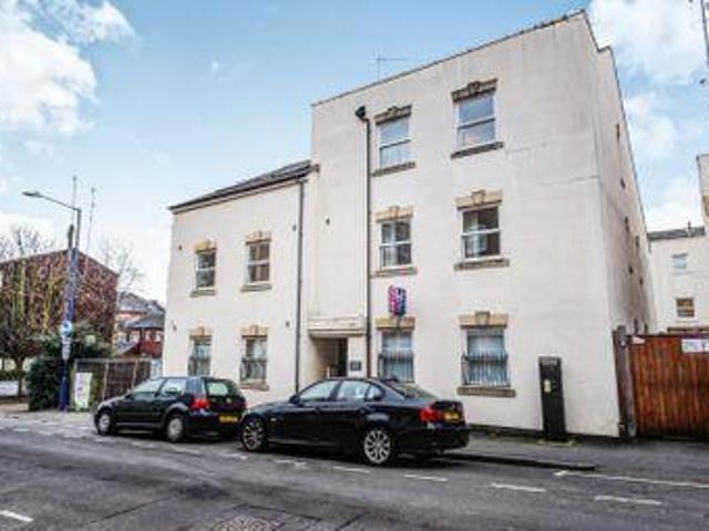 House for rent in Green Close, Warwickshire