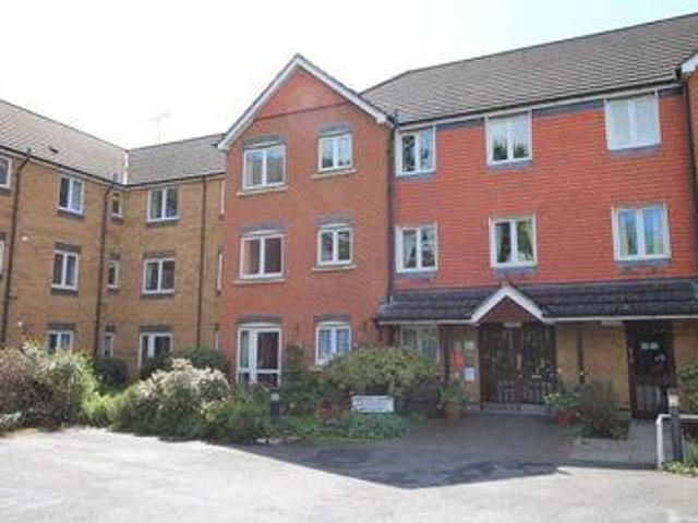 House for sale in Heol-las, Surrey
