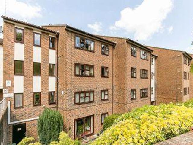 House for sale in Hillview, Surrey