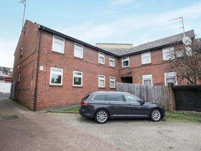 House for sale in Luton