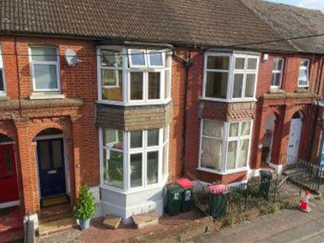 House for sale in Crawley, West Sussex