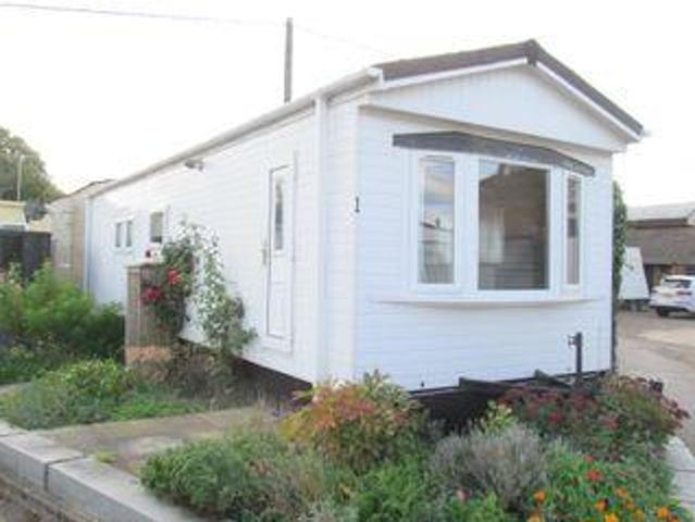 House for sale in Heol-las, Surrey