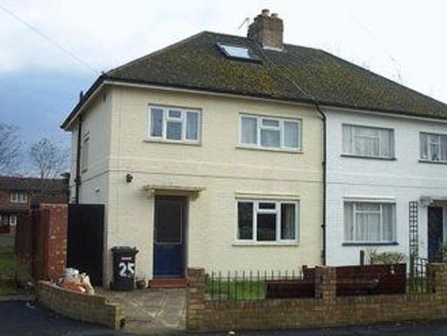 House for rent in Row Town, Surrey