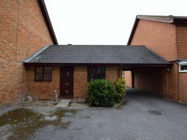 House for sale in Fleet, Hart