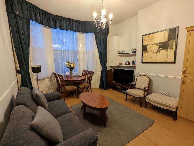 Apartment for rent in West Kensington, Greater London