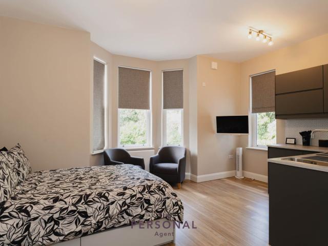 Studio for rent in Epsom, Surrey