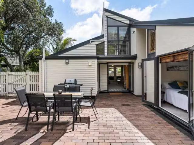 House for sale in Auckland, Oroua County