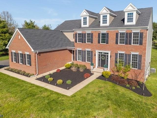 House for sale in Pittstown, New Jersey