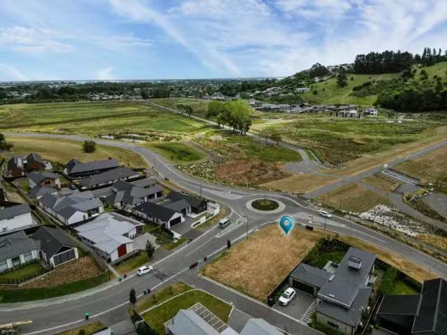 House for sale in Chaslands, Canterbury