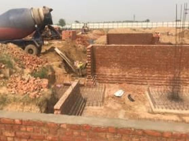 House for sale in Hariana