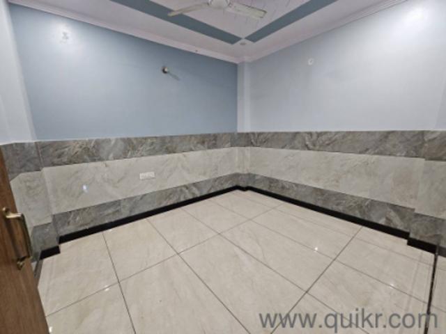 Property for rent in Deri