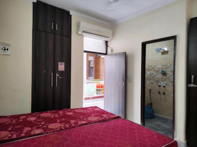 Flat for rent in South Delhi, Deri
