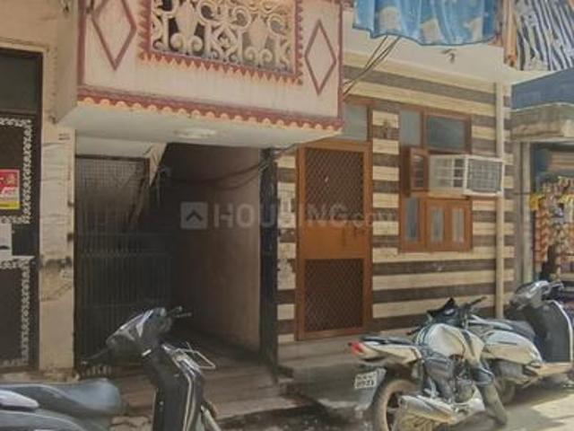 Flat for sale in South West Delhi, Deri