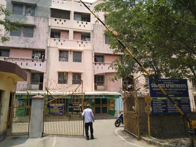 Flat for sale in West Delhi, Deri