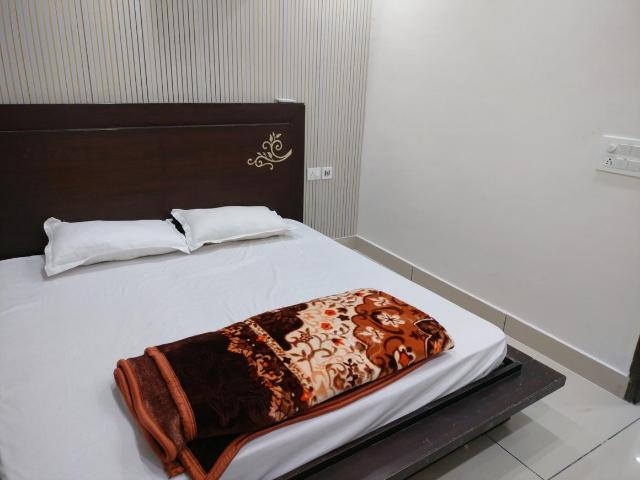 Flat for rent in South Delhi, Deri