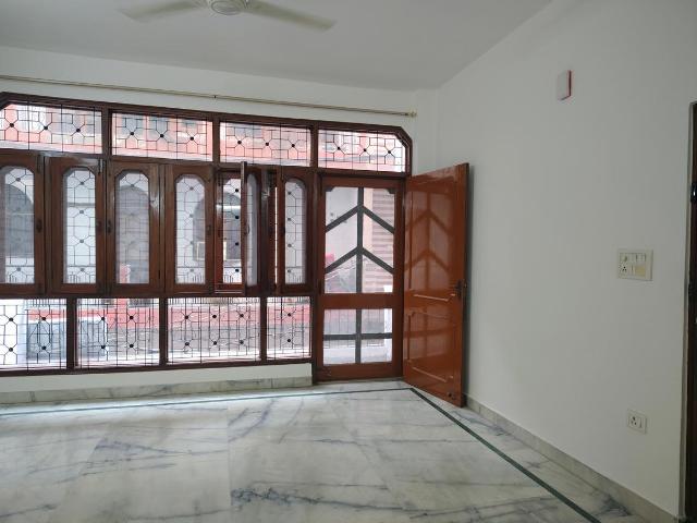 Flat for rent in South Delhi, Deri