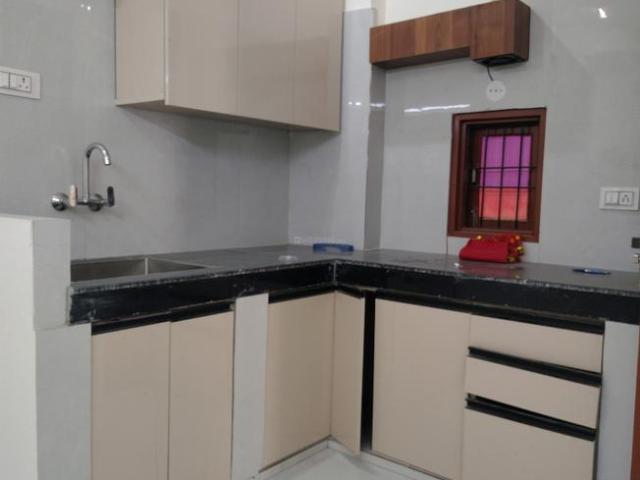Flat for rent in South Delhi, Deri