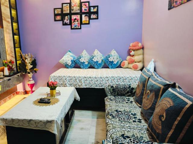 Flat for sale in South West Delhi, Deri