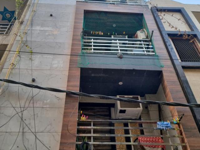 Flat for sale in West Delhi, Deri